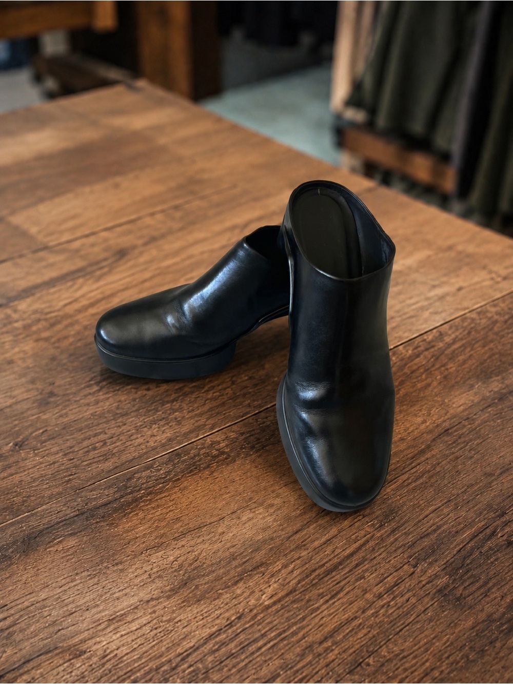Ecco Black Leather Mule Clogs